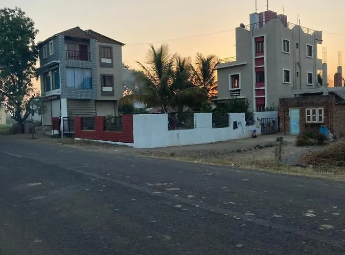 Neelratna Family Homestay Shirdi