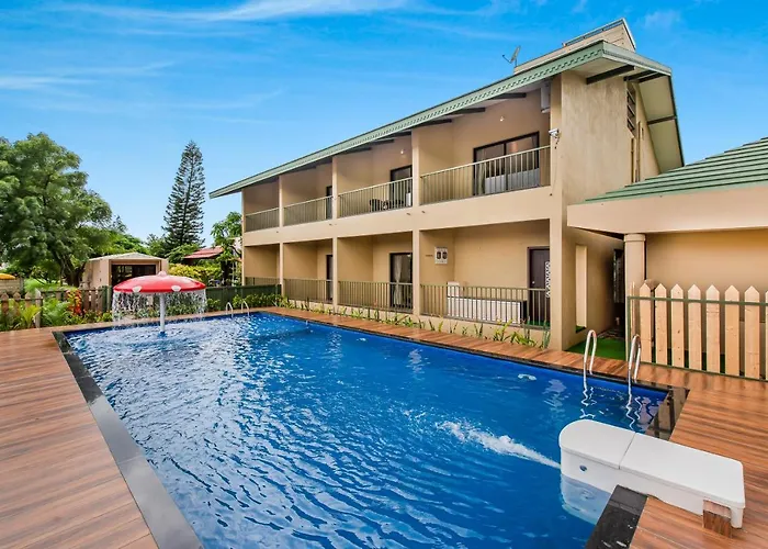 Saffronstays Amaltas, Nashik - Pool Villa With Huge Lawns Perfect For Large Groups And Corporate Offsites