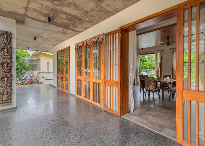 Saffronstays Amrapali - 5Bhk Villa In Nashik With Pool, Lawn & Kids Play Area